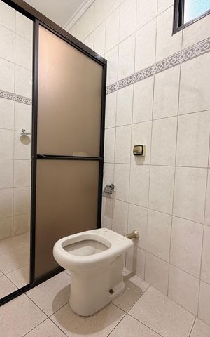 Casa à venda com 160m², 2 quartos e 2 vagasBanheiro Social