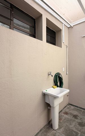 Casa à venda com 160m², 2 quartos e 2 vagasÁrea de Serviço