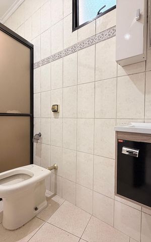 Casa à venda com 160m², 2 quartos e 2 vagasBanheiro Social
