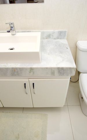 Casa para alugar com 500m², 4 quartos e 4 vagas Casa para alugar com 500m², 4 quartos e 4 vagasBanheiro da Suíte 1