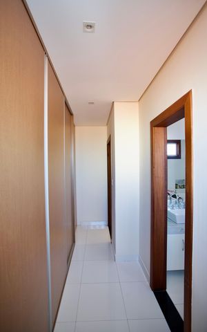 Casa para alugar com 500m², 4 quartos e 4 vagas Casa para alugar com 500m², 4 quartos e 4 vagasCloset da suíte master