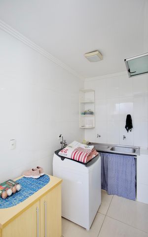 Casa para alugar com 500m², 4 quartos e 4 vagas Casa para alugar com 500m², 4 quartos e 4 vagasCozinha e Área de Serviço
