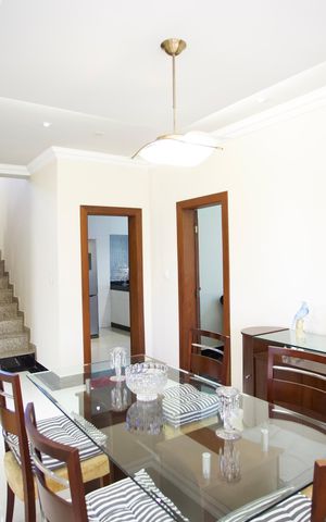Casa para alugar com 500m², 4 quartos e 4 vagas Casa para alugar com 500m², 4 quartos e 4 vagasSala de Jantar