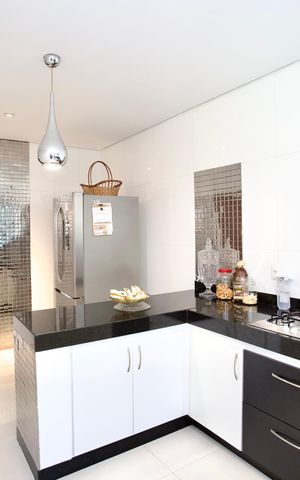 Casa para alugar com 500m², 4 quartos e 4 vagas Casa para alugar com 500m², 4 quartos e 4 vagasCozinha e Área de Serviço
