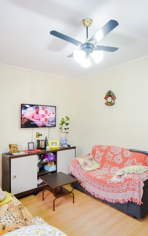 Casa à venda com 220m², 4 quartos e 2 vagasSala