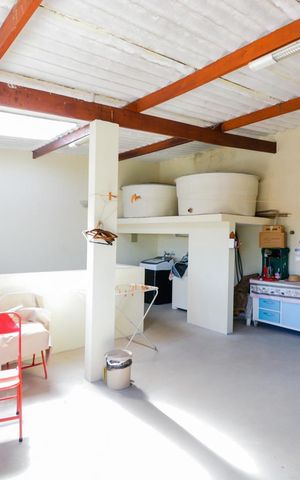 Casa à venda com 220m², 4 quartos e 2 vagasÁrea de Serviço