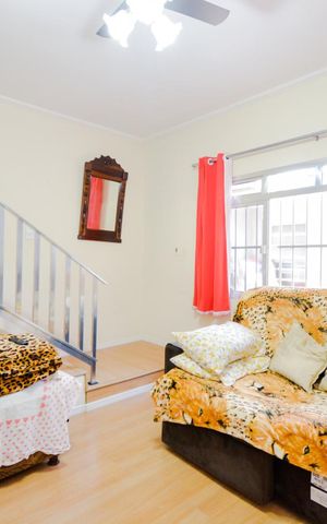 Casa à venda com 220m², 4 quartos e 2 vagasSala