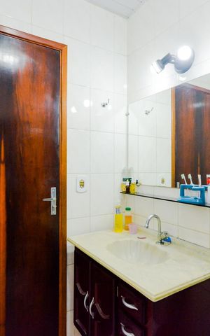 Casa à venda com 220m², 4 quartos e 2 vagasBanheiro Social 2