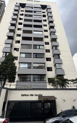 Apartamento à venda com 140m², 4 quartos e 2 vagas Apartamento à venda com 140m², 4 quartos e 2 vagasFachada e portaria