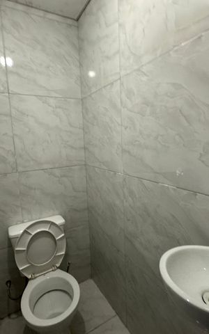 Casa à venda com 230m², 4 quartos e 2 vagas Casa à venda com 230m², 4 quartos e 2 vagasLavabo