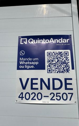 Casa à venda com 230m², 4 quartos e 2 vagas Casa à venda com 230m², 4 quartos e 2 vagasFachada