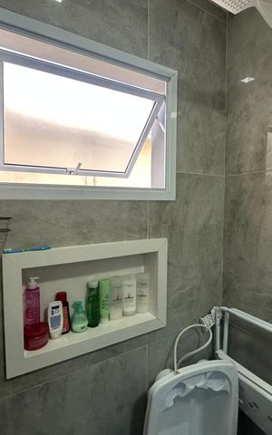 Casa à venda com 230m², 4 quartos e 2 vagas Casa à venda com 230m², 4 quartos e 2 vagasBanheiro da Suíte 1