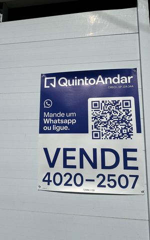 Casa à venda com 230m², 4 quartos e 2 vagas Casa à venda com 230m², 4 quartos e 2 vagasFachada