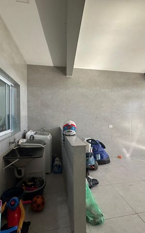 Casa à venda com 230m², 4 quartos e 2 vagas Casa à venda com 230m², 4 quartos e 2 vagasGaragem