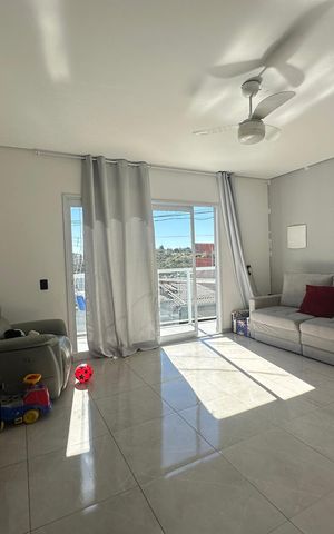 Casa à venda com 230m², 4 quartos e 2 vagas Casa à venda com 230m², 4 quartos e 2 vagasSala