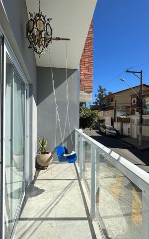 Casa à venda com 230m², 4 quartos e 2 vagas Casa à venda com 230m², 4 quartos e 2 vagasVaranda da Sala