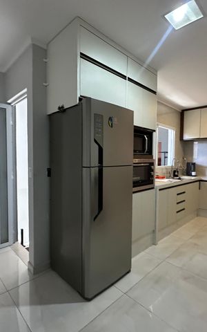 Casa à venda com 230m², 4 quartos e 2 vagas Casa à venda com 230m², 4 quartos e 2 vagasCozinha 2