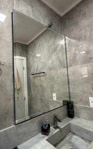 Casa à venda com 230m², 4 quartos e 2 vagas Casa à venda com 230m², 4 quartos e 2 vagasBanheiro da Suíte 1