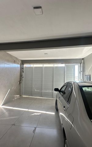 Casa à venda com 230m², 4 quartos e 2 vagas Casa à venda com 230m², 4 quartos e 2 vagasGaragem