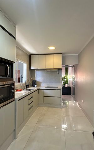 Casa à venda com 230m², 4 quartos e 2 vagas Casa à venda com 230m², 4 quartos e 2 vagasCozinha 2