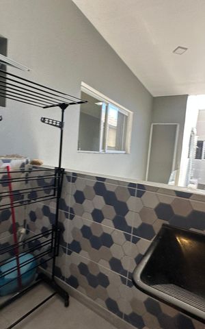 Casa à venda com 230m², 4 quartos e 2 vagas Casa à venda com 230m², 4 quartos e 2 vagasÁrea de Serviço