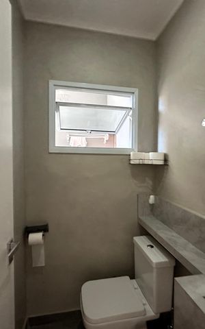 Casa à venda com 230m², 4 quartos e 2 vagas Casa à venda com 230m², 4 quartos e 2 vagasBanheiro 2