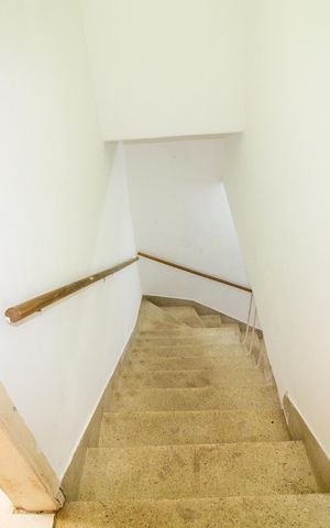 Casa para alugar com 80m², 2 quartos e 1 vagaEscada
