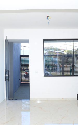 Casa à venda com 135m², 3 quartos e 2 vagasSala