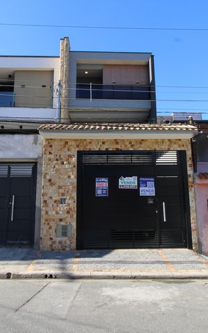 Casa à venda com 210m², 3 quartos e 4 vagasFachada