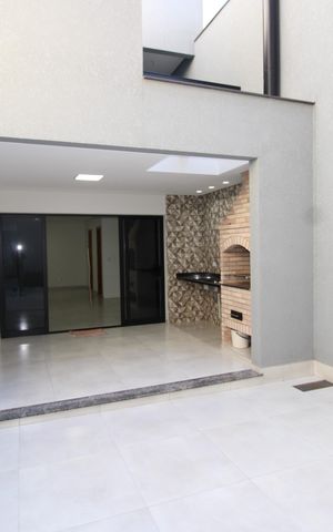 Casa à venda com 210m², 3 quartos e 4 vagasQuintal e Área de serviço