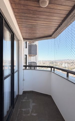 Apartamento para alugar com 93m², 3 quartos e 1 vagaSacada