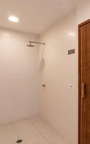 Apartamento à venda com 141m², 3 quartos e 4 vagas Apartamento à venda com 141m², 3 quartos e 4 vagasSauna