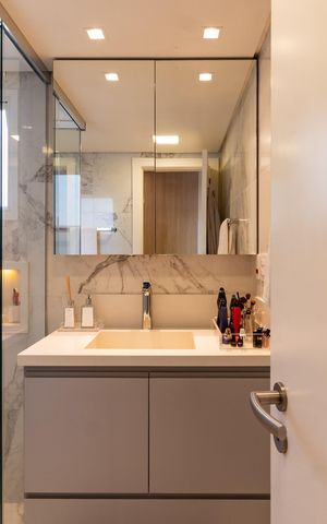Apartamento à venda com 141m², 3 quartos e 4 vagas Apartamento à venda com 141m², 3 quartos e 4 vagasBanheiro da Suíte 2