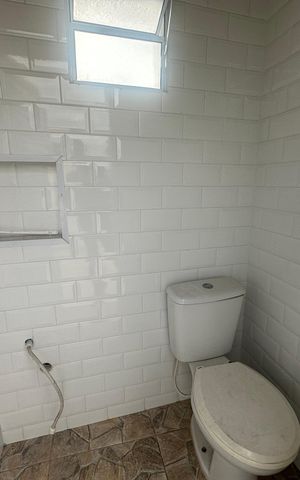 Casa à venda com 190m², 3 quartos e 1 vaga Casa à venda com 190m², 3 quartos e 1 vagaBanheiro 2