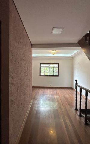 Casa à venda com 190m², 3 quartos e 1 vaga Casa à venda com 190m², 3 quartos e 1 vagaSala