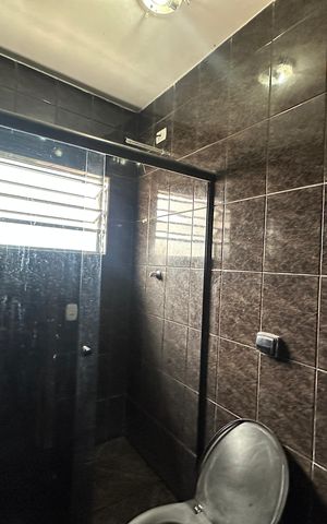 Casa à venda com 190m², 3 quartos e 1 vaga Casa à venda com 190m², 3 quartos e 1 vagaBanheiro 1