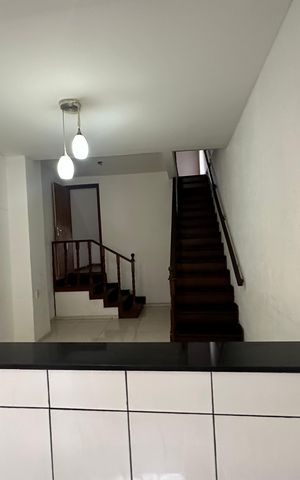 Casa à venda com 190m², 3 quartos e 1 vaga Casa à venda com 190m², 3 quartos e 1 vagaCozinha