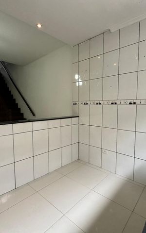 Casa à venda com 190m², 3 quartos e 1 vaga Casa à venda com 190m², 3 quartos e 1 vagaCozinha