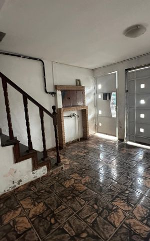 Casa à venda com 190m², 3 quartos e 1 vaga Casa à venda com 190m², 3 quartos e 1 vagaGaragem