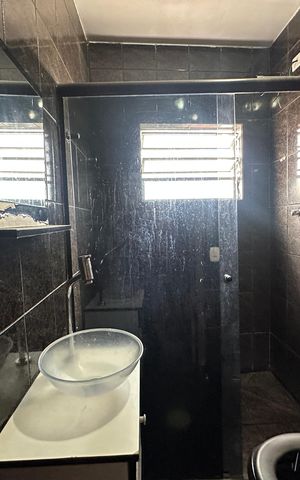 Casa à venda com 190m², 3 quartos e 1 vaga Casa à venda com 190m², 3 quartos e 1 vagaBanheiro 1