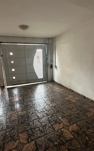 Casa à venda com 190m², 3 quartos e 1 vaga Casa à venda com 190m², 3 quartos e 1 vagaGaragem