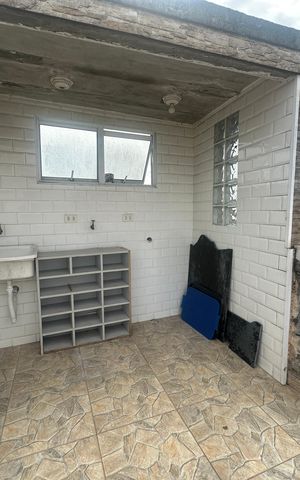 Casa à venda com 190m², 3 quartos e 1 vaga Casa à venda com 190m², 3 quartos e 1 vagaÁrea de Serviço