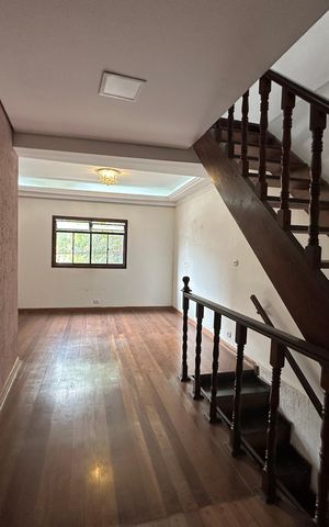 Casa à venda com 190m², 3 quartos e 1 vaga Casa à venda com 190m², 3 quartos e 1 vagaSala