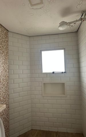 Casa à venda com 190m², 3 quartos e 1 vaga Casa à venda com 190m², 3 quartos e 1 vagaBanheiro da Suíte