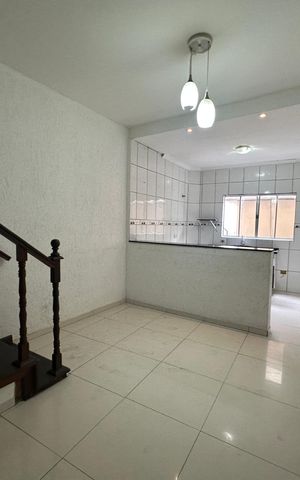 Casa à venda com 190m², 3 quartos e 1 vaga Casa à venda com 190m², 3 quartos e 1 vagaCozinha