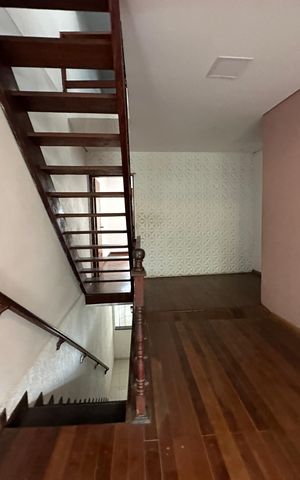 Casa à venda com 190m², 3 quartos e 1 vaga Casa à venda com 190m², 3 quartos e 1 vagaSala