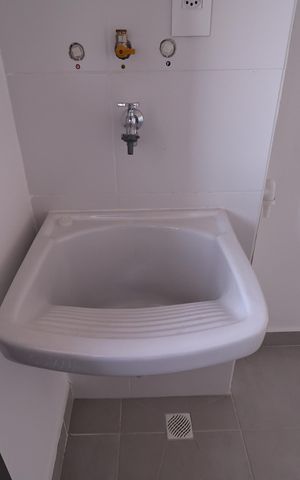Apartamento à venda com 133m², 3 quartos e 2 vagas Apartamento à venda com 133m², 3 quartos e 2 vagasLavanderia