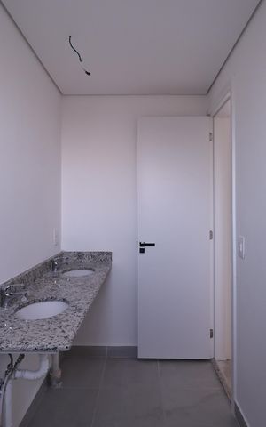 Apartamento à venda com 133m², 3 quartos e 2 vagas Apartamento à venda com 133m², 3 quartos e 2 vagasBanheiro suíte 1