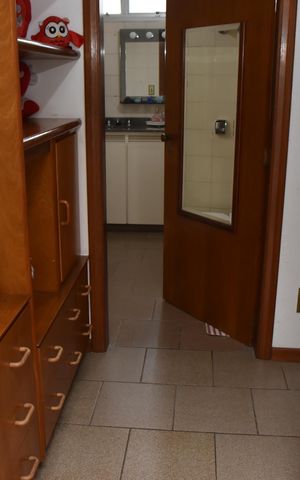 Apartamento à venda com 188m², 3 quartos e 2 vagas Apartamento à venda com 188m², 3 quartos e 2 vagasCloset