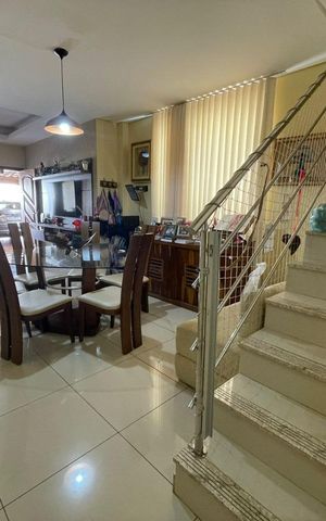 Casa à venda com 240m², 3 quartos e 3 vagas